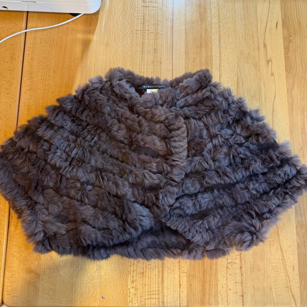 🦢 BCBGMAXAZRIA Rabbit Fur Stole — XS, Mahogany